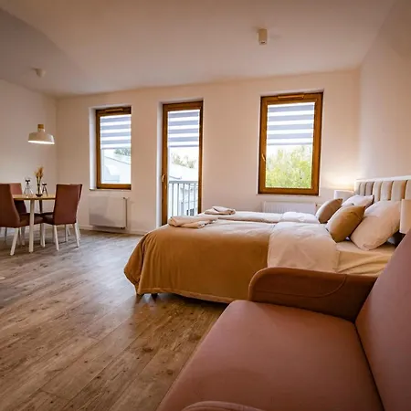 Aparthotel Walcz アパートホテル 3*